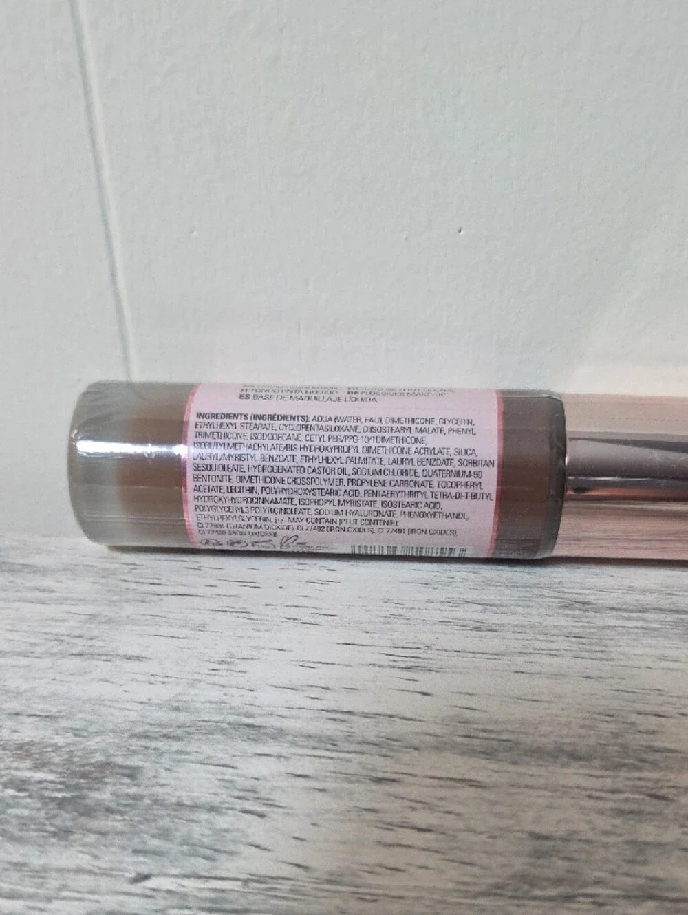 Revolution Conceal & Hydrate Radiance Foundation – Medium/full Coverage- F14